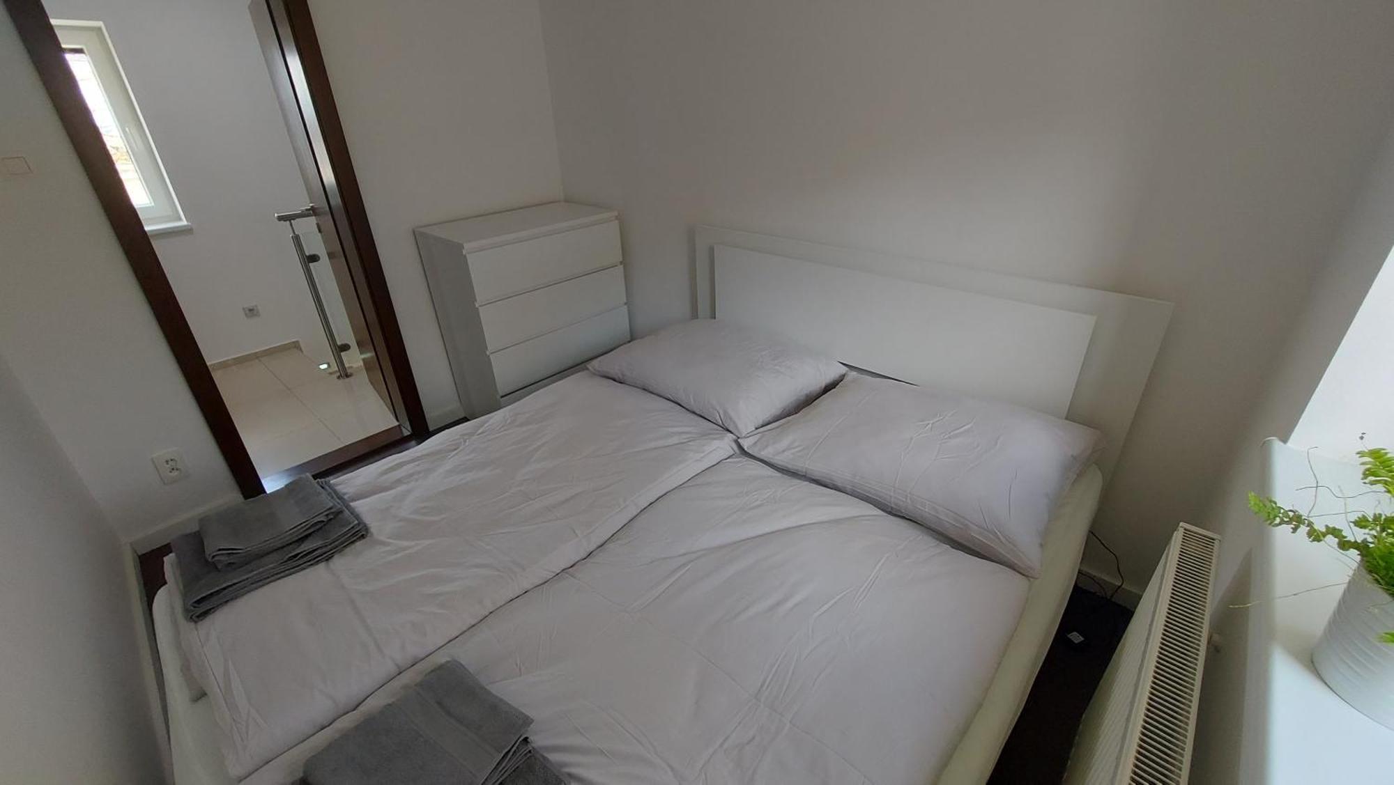 Dom Na Cervenej Vezi Villa Banka Bagian luar foto